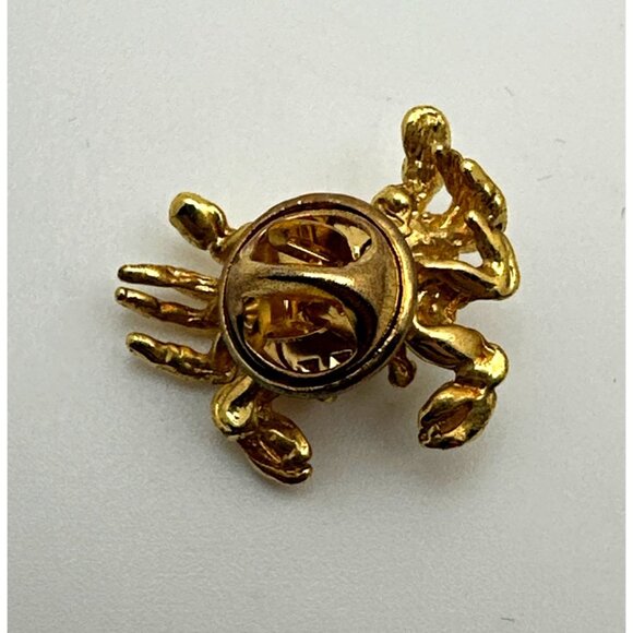 Whimsy Crab Lapel Pin Vintage Rhinestones Faux Pearl Belly Gold Tone Summer Fest - Picture 3 of 6